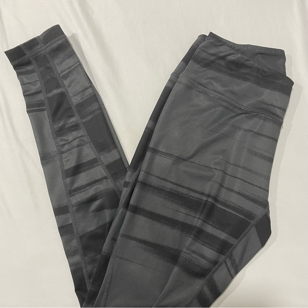 Z by Zella Gray and Black Flow Print Mid-Rise Full Length Leggings Size Medium